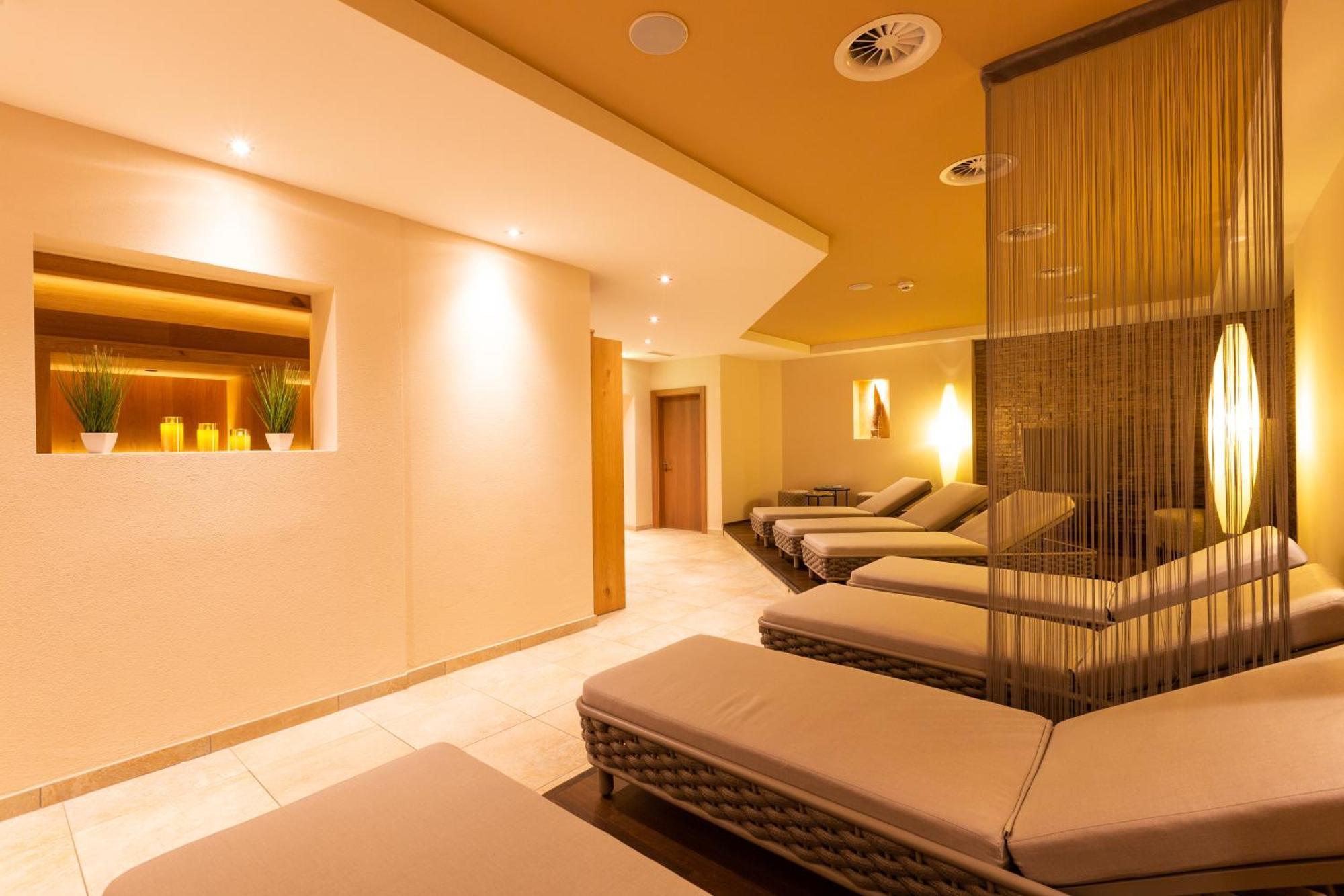 Hotel Mittagskogel Pitztal Санкт-Леонхард-им-Пицталь Экстерьер фото