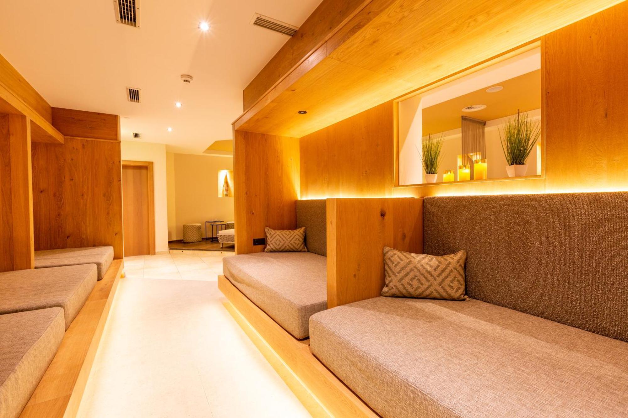 Hotel Mittagskogel Pitztal Санкт-Леонхард-им-Пицталь Экстерьер фото