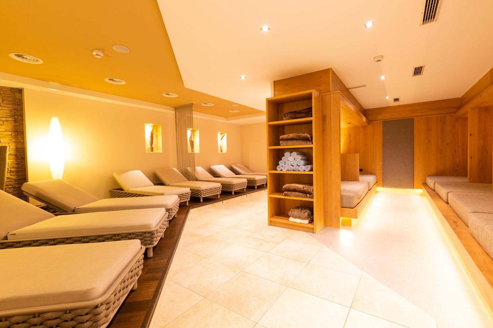 Hotel Mittagskogel Pitztal Санкт-Леонхард-им-Пицталь Экстерьер фото
