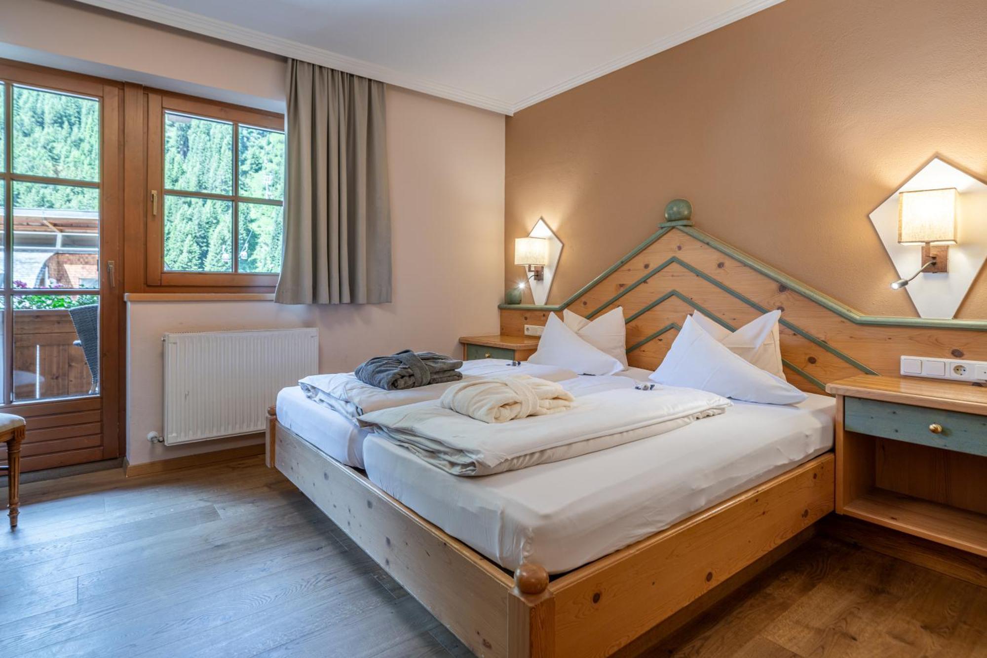 Hotel Mittagskogel Pitztal Санкт-Леонхард-им-Пицталь Экстерьер фото